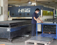Metal cutting machine